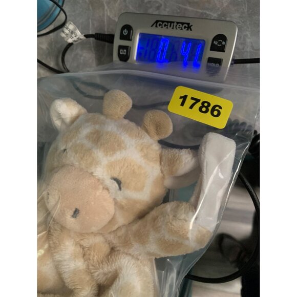 Carter’s 2020 Giraffe Lovey Security Blanket Binky Pacifier Holder Tan Cream - Picture 7 of 7